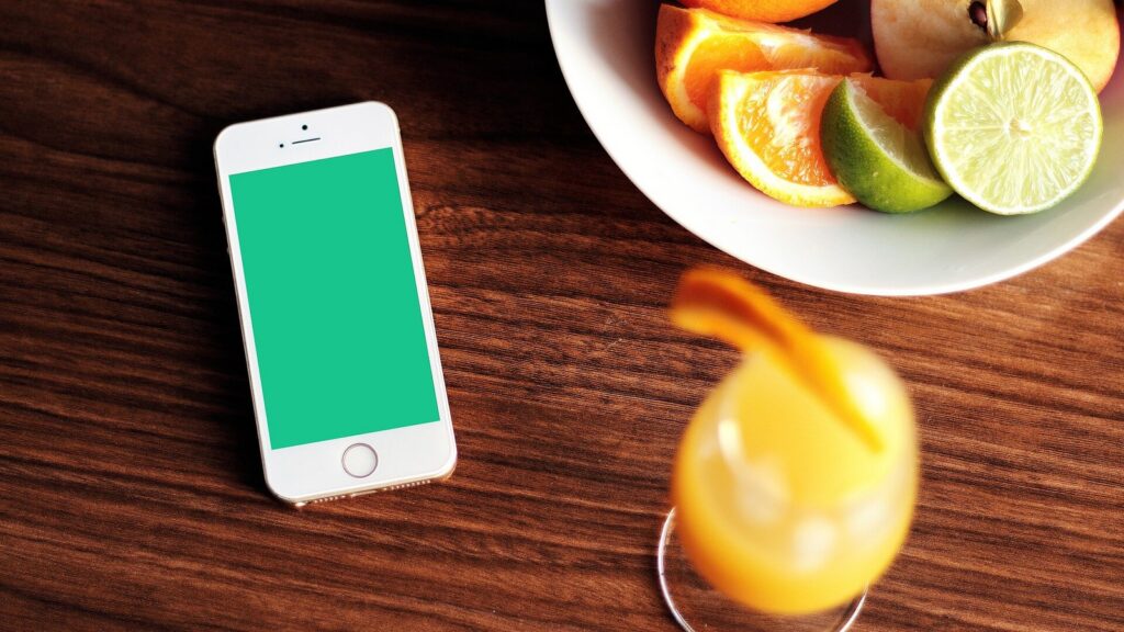 Apple-iphone-smartphone-fruits
