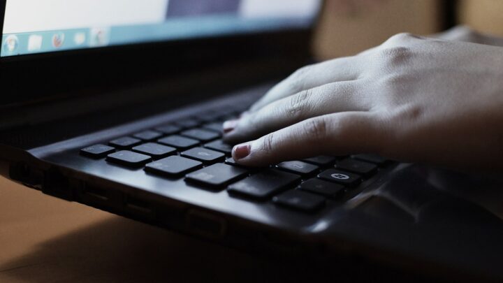 hand-laptop-notebook-typing