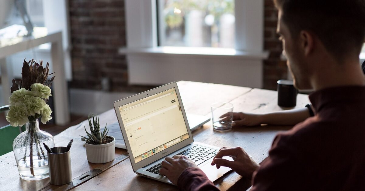 Technology workspace related to Best Free AI Tools for Everyday Use: What to Choose and Why