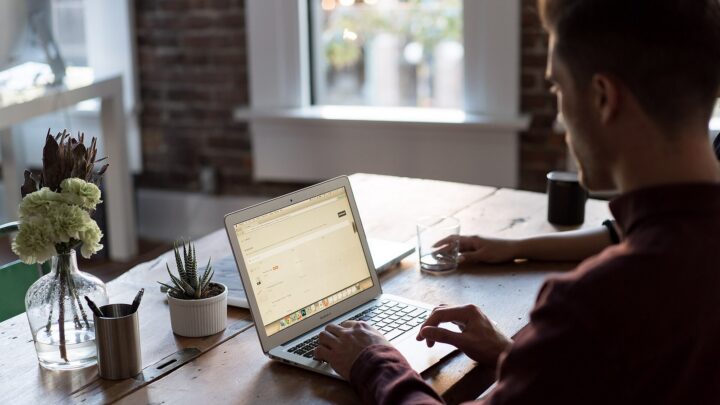 Technology workspace related to Best Free AI Tools for Everyday Use: What to Choose and Why